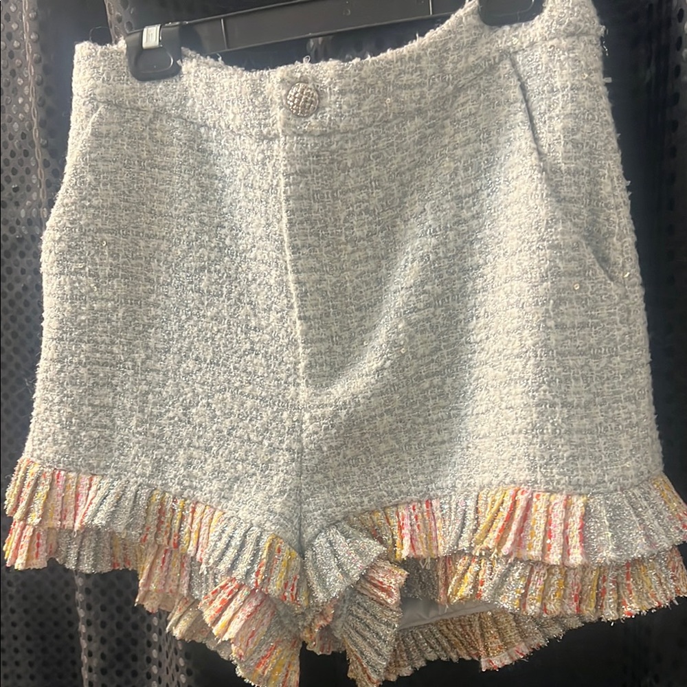 Stylish Textured Tweed Jacket with Metallic Fringe jacket L, shorts Xl - Picture 4 of 6